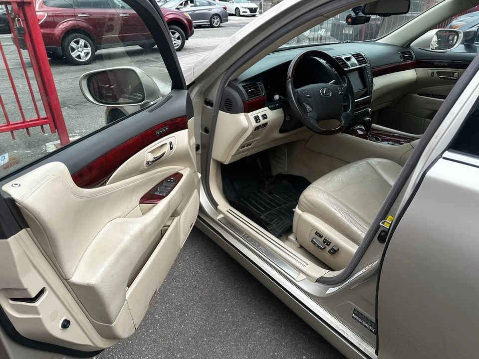 2011 Lexus LS 4th Gen - Image 11 of 19