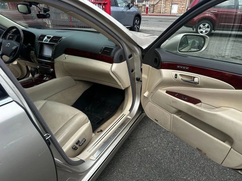 2011 Lexus LS 4th Gen - Image 12 of 19