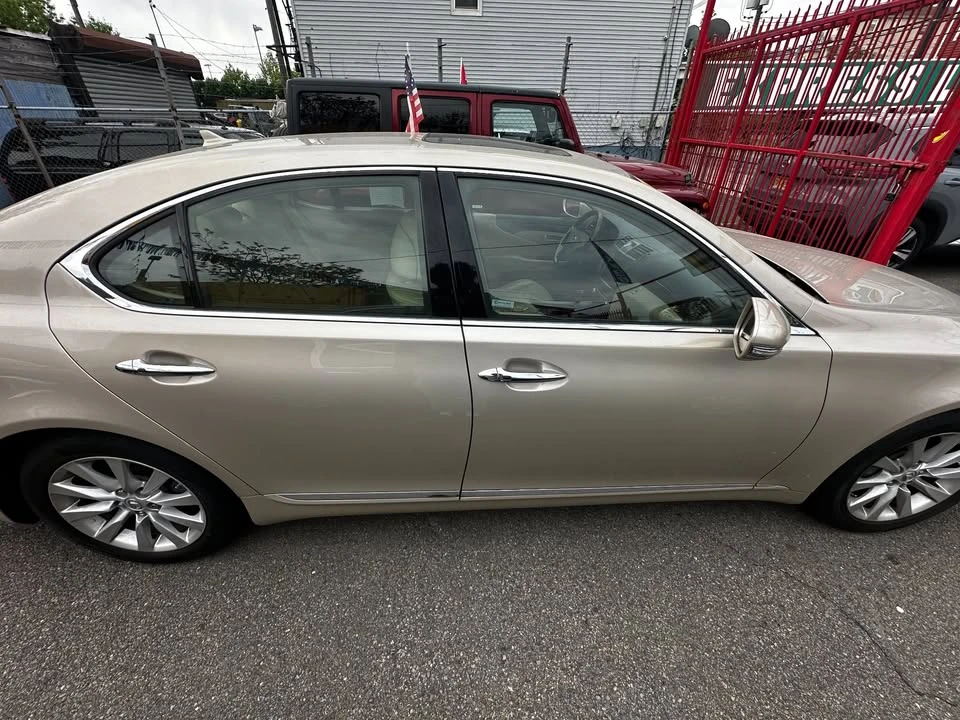 2011 Lexus LS 4th Gen - Image 5 of 19