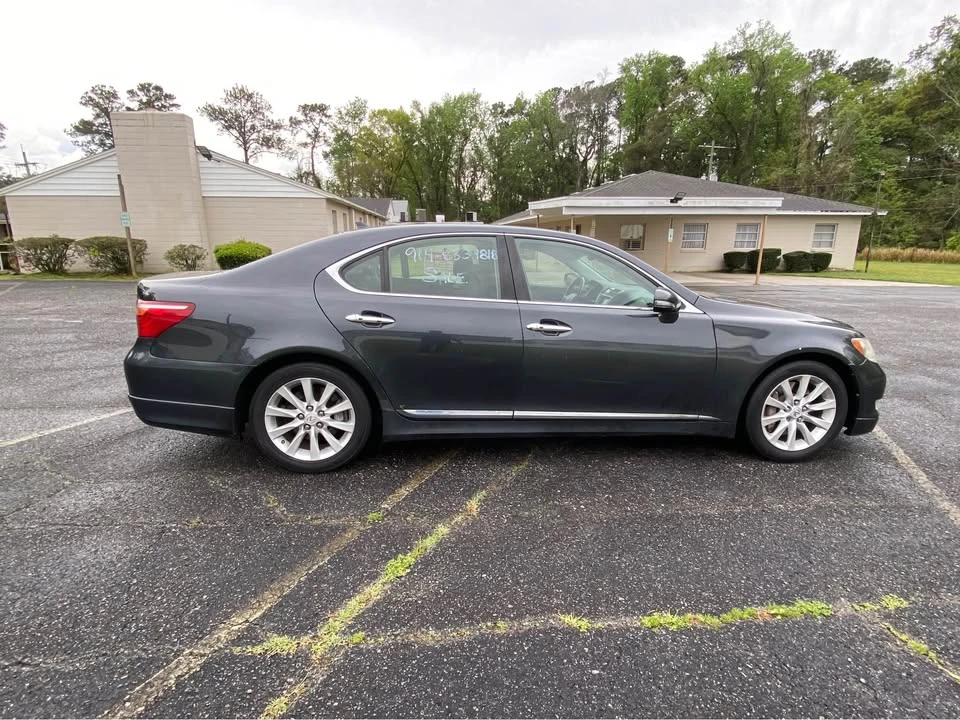 2011 Lexus LS 4th Gen - Image 4 of 15