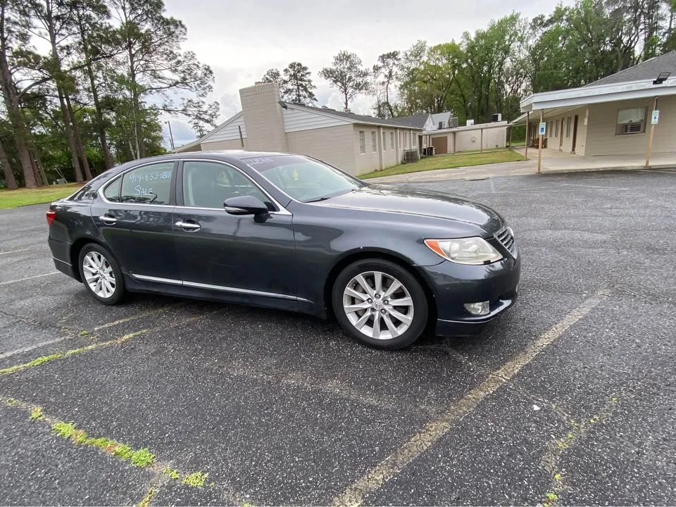 2011 Lexus LS 4th Gen - Image 3 of 15