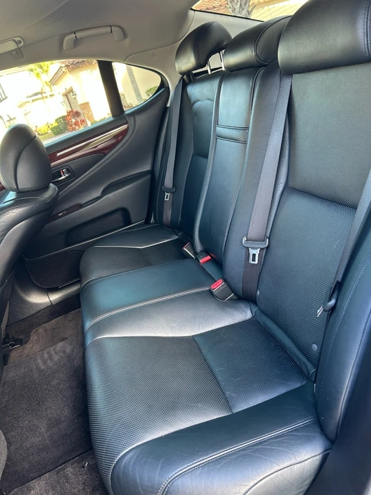 2011 Lexus LS 4th Gen - Image 14 of 20