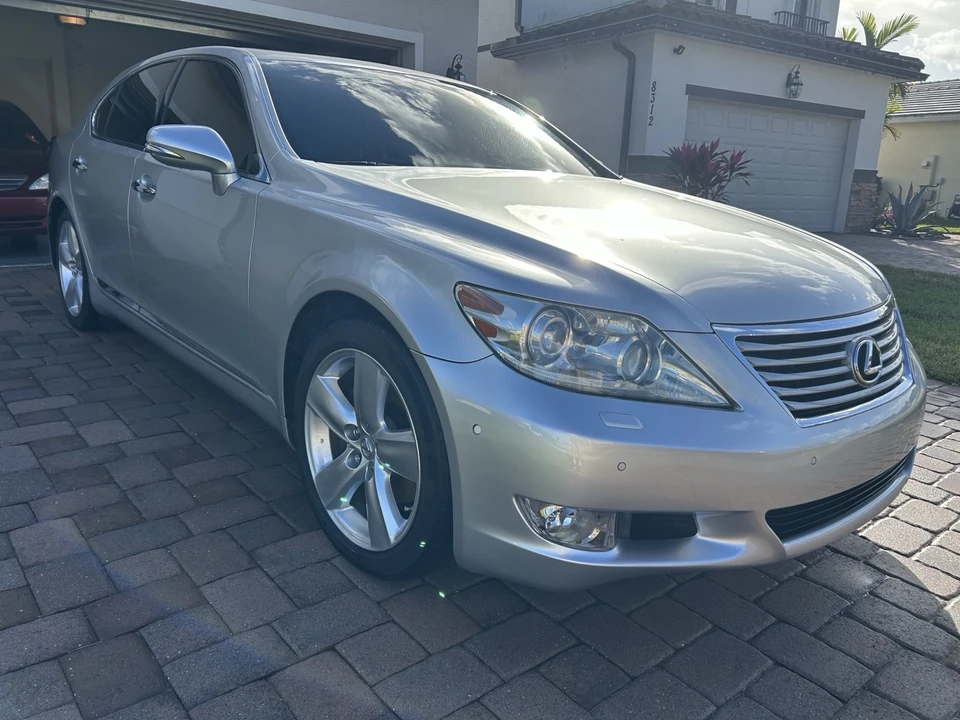 2011 Lexus LS 4th Gen - Image 3 of 20