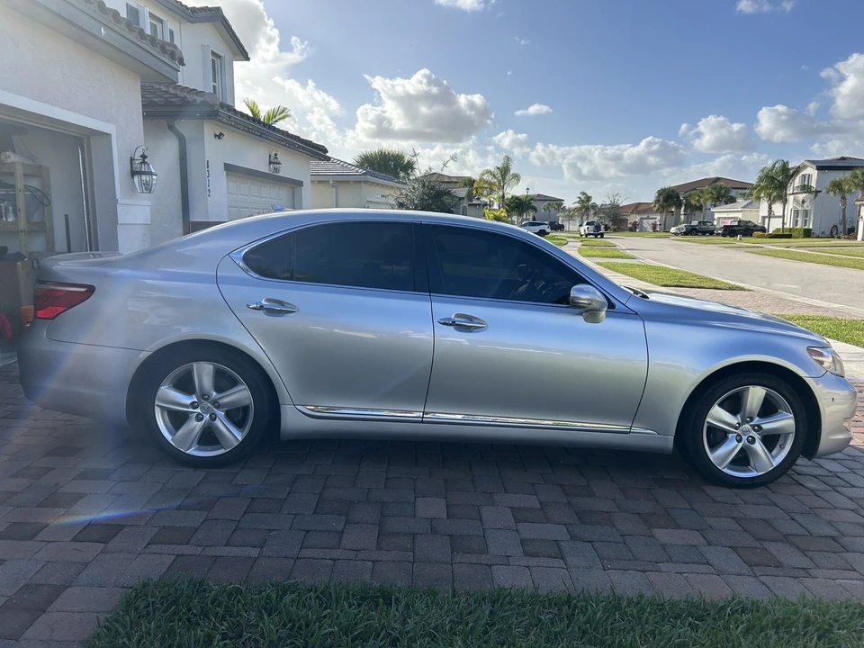 2011 Lexus LS 4th Gen - Image 4 of 20