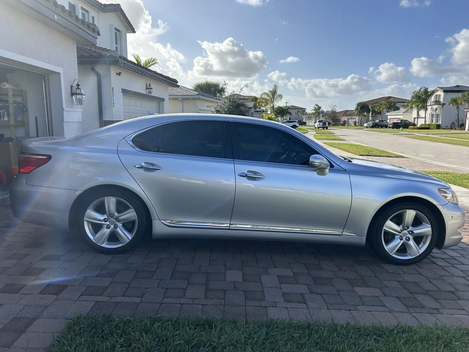 2011 Lexus LS 4th Gen - Image 4 of 20