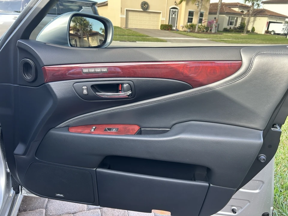 2011 Lexus LS 4th Gen - Image 16 of 20