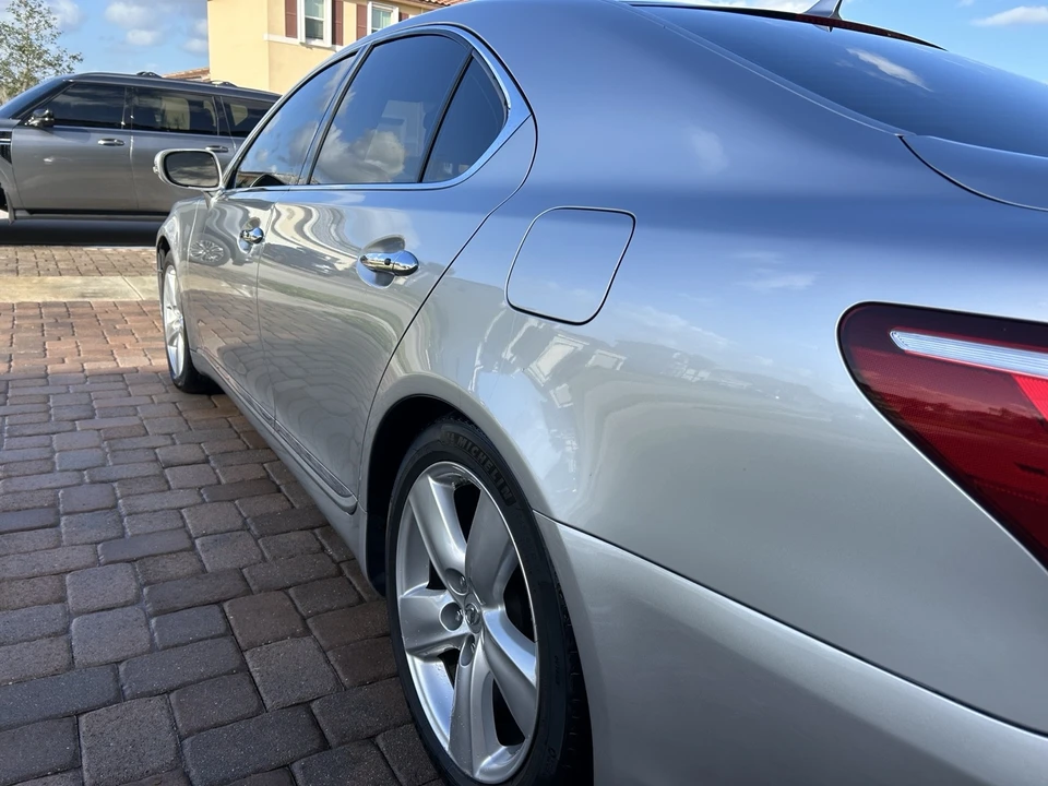 2011 Lexus LS 4th Gen - Image 7 of 20