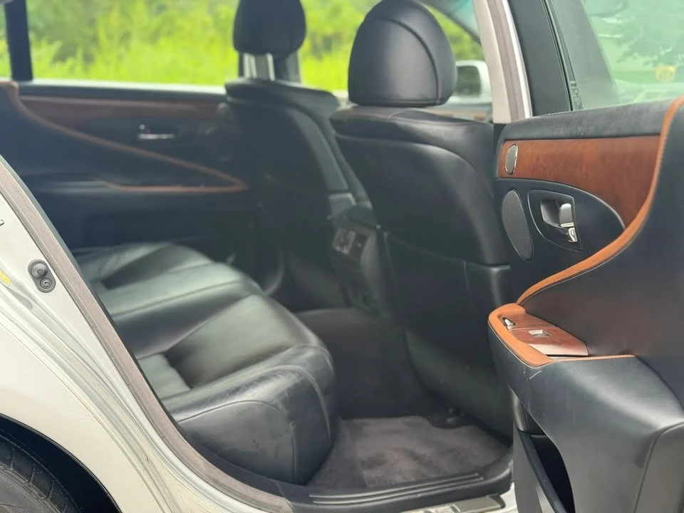2011 Lexus LS 4th Gen - Image 14 of 19