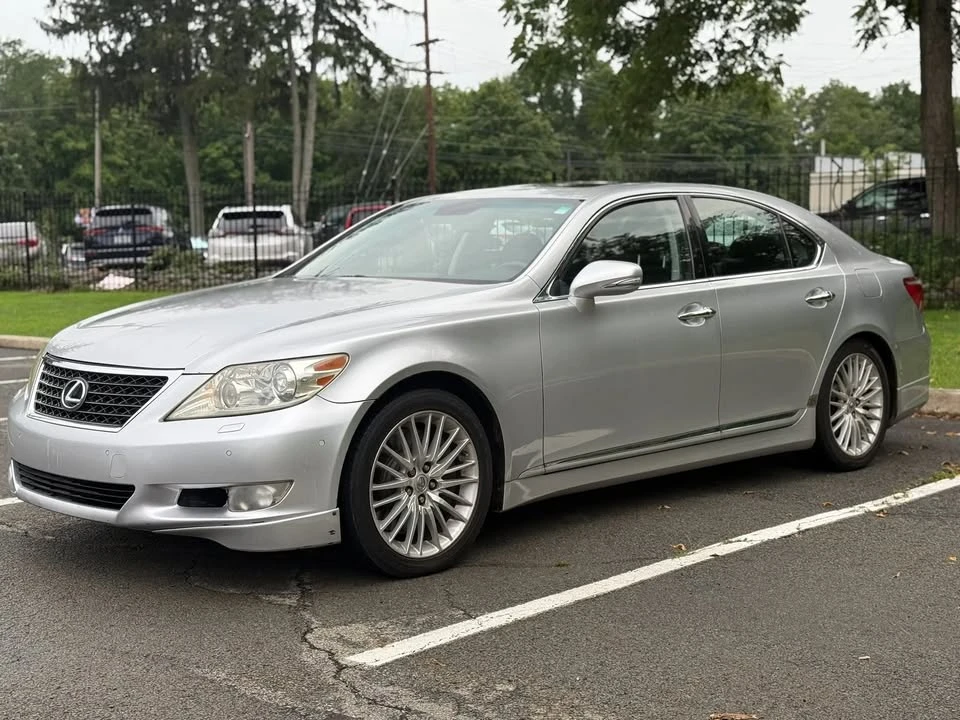 2011 Lexus LS 4th Gen - Image 8 of 19