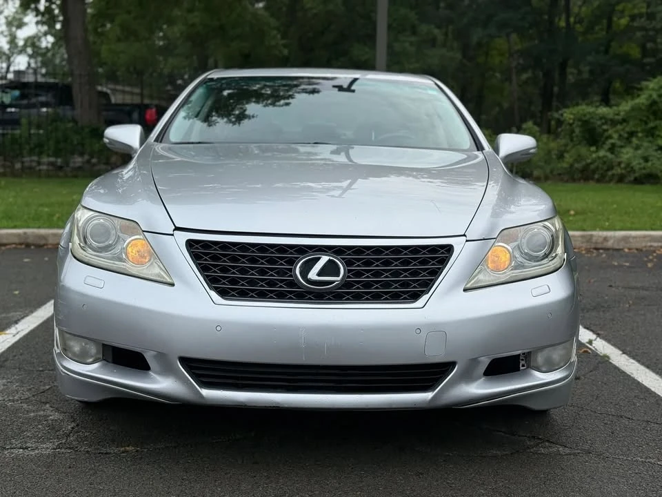 2011 Lexus LS 4th Gen - Image 2 of 19