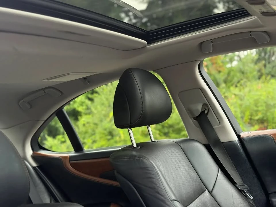 2011 Lexus LS 4th Gen - Image 17 of 19