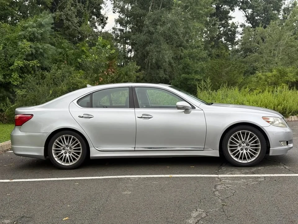 2011 Lexus LS 4th Gen - Image 4 of 19