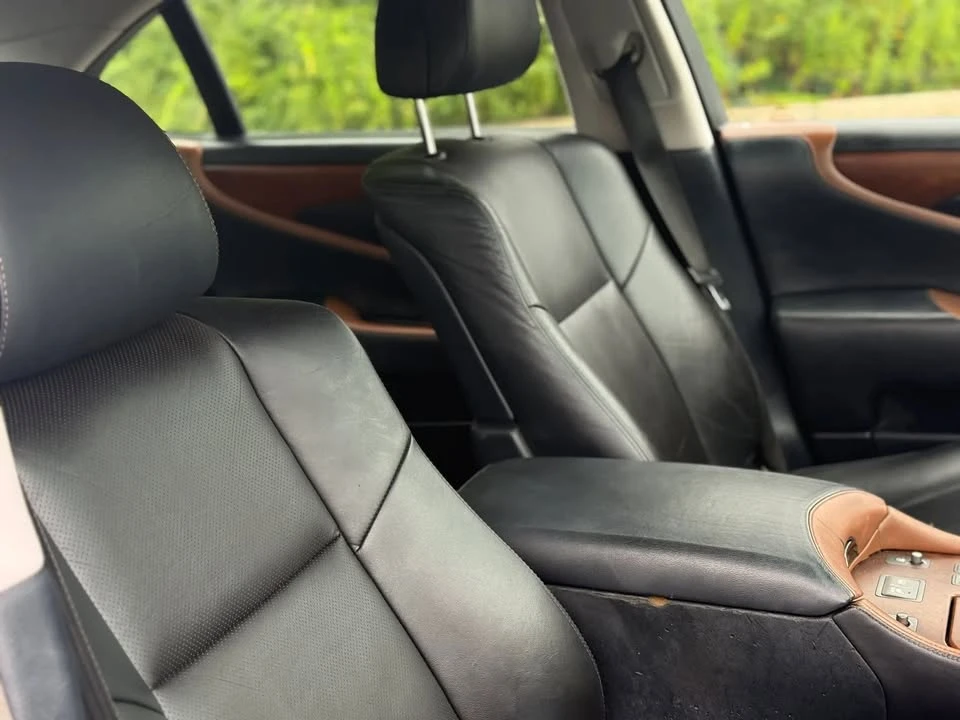 2011 Lexus LS 4th Gen - Image 15 of 19
