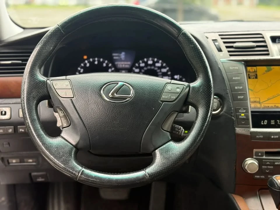 2011 Lexus LS 4th Gen - Image 12 of 19