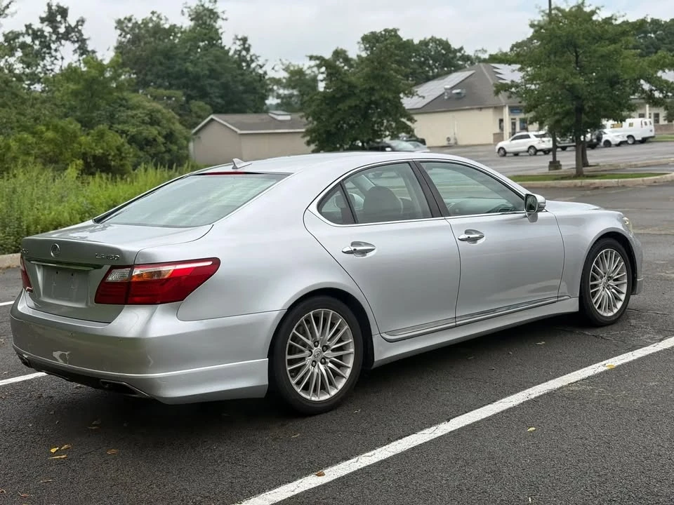 2011 Lexus LS 4th Gen - Image 5 of 19