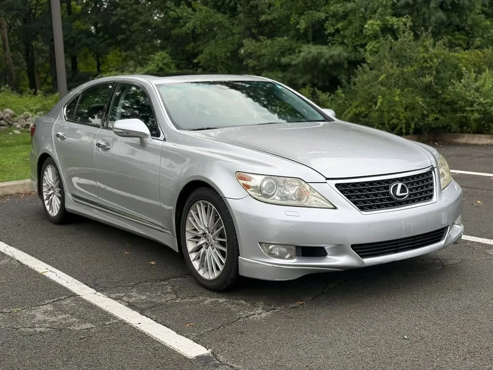 2011 Lexus LS 4th Gen - Image 3 of 19