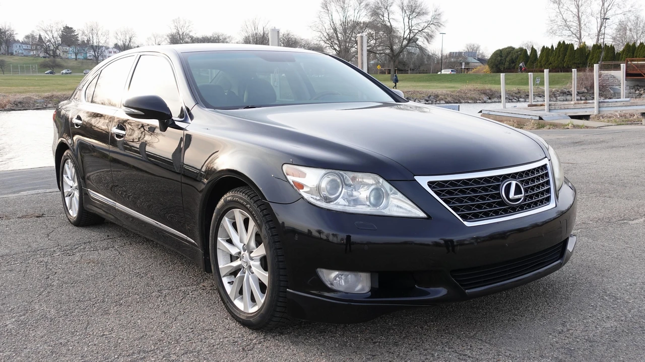 2011 Lexus LS 4th Gen - Image 10 of 30