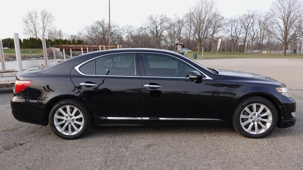 2011 Lexus LS 4th Gen - Image 9 of 30