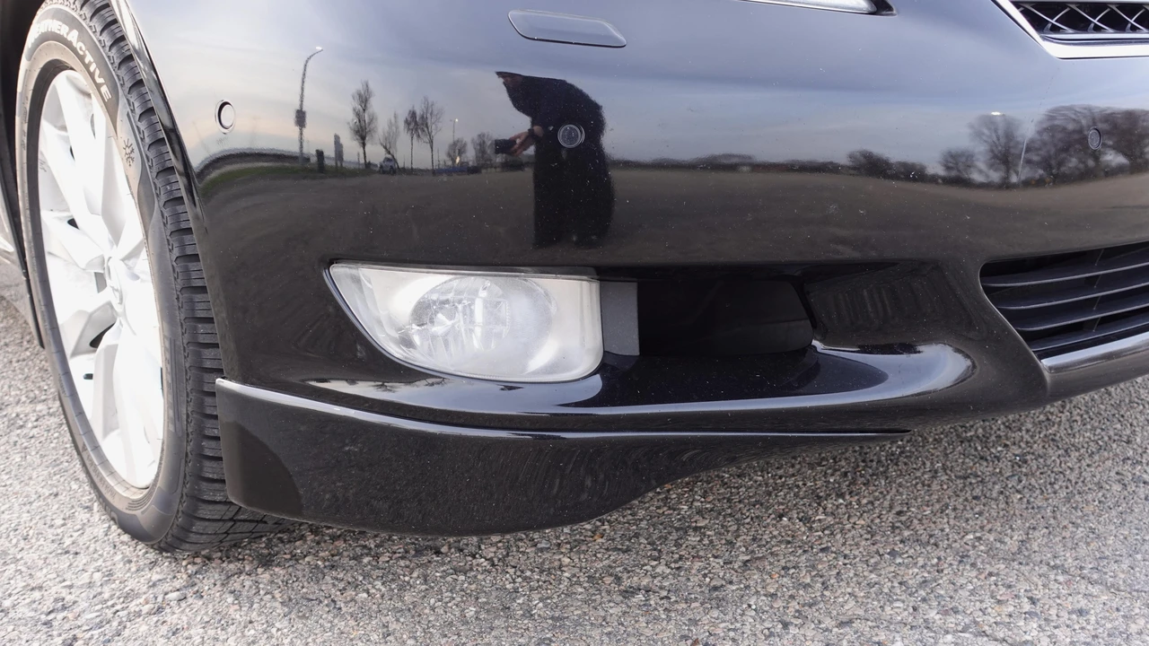 2011 Lexus LS 4th Gen - Image 14 of 30