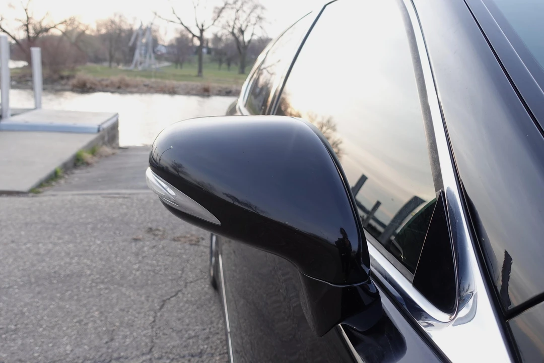 2011 Lexus LS 4th Gen - Image 11 of 30