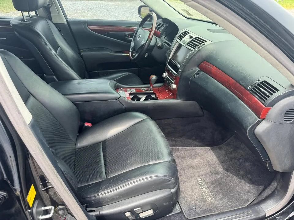 2011 Lexus LS 4th Gen - Image 18 of 18