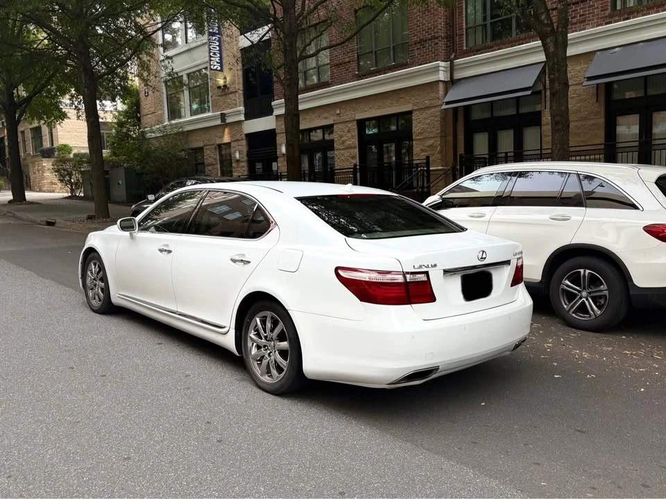 2011 Lexus LS 4th Gen - Image 4 of 11