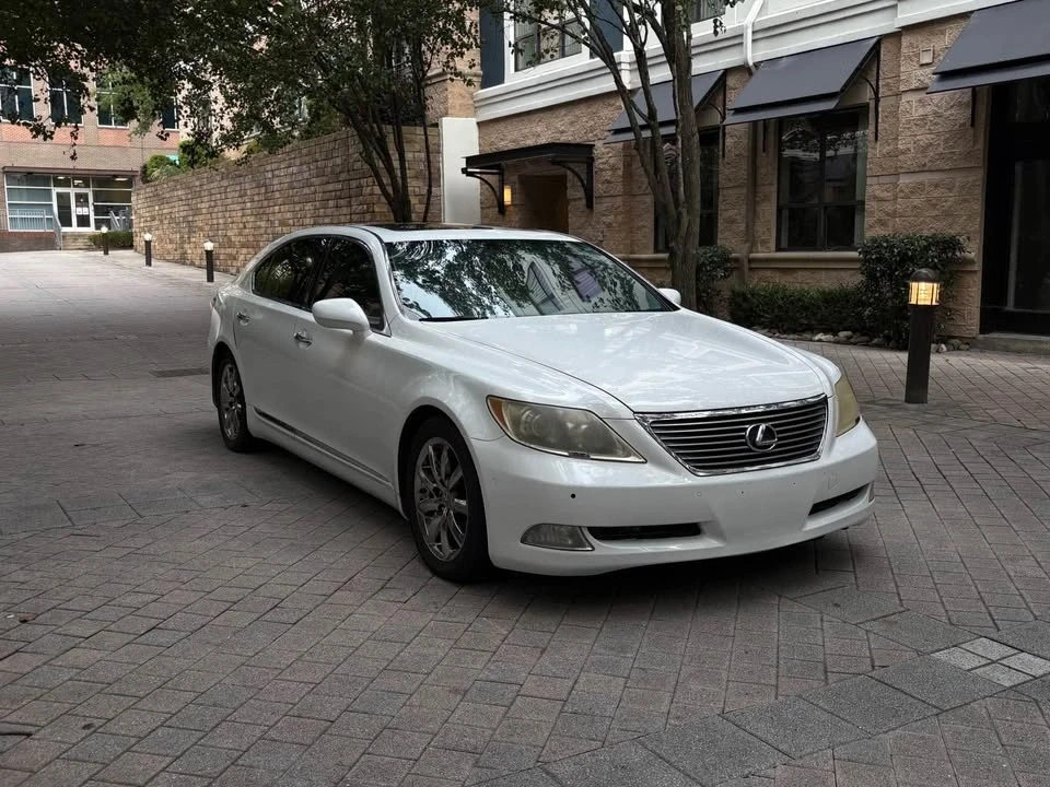 2011 Lexus LS 4th Gen - Image 3 of 11