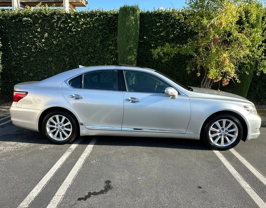 2011 Lexus LS 4th Gen - Image 3 of 20