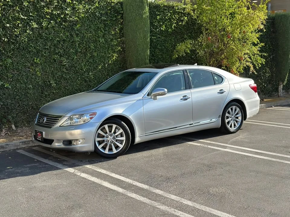 2011 Lexus LS 4th Gen - Image 8 of 20