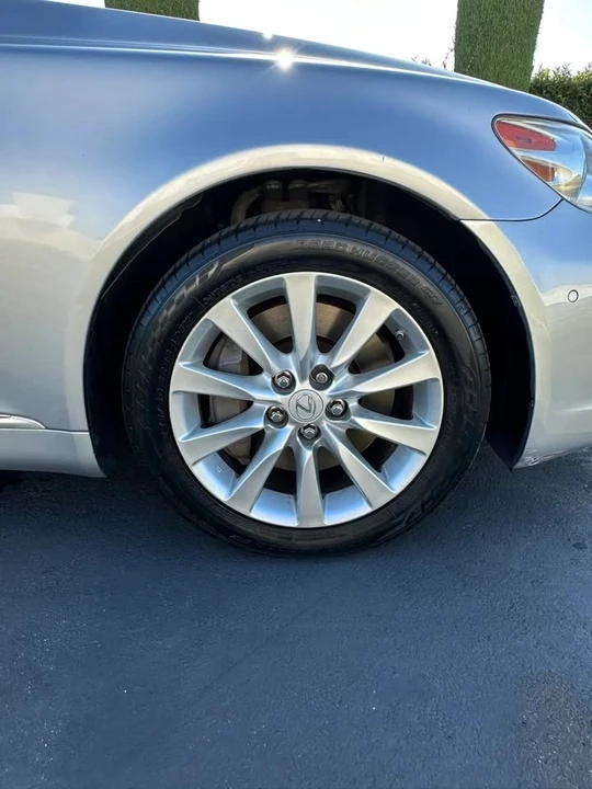 2011 Lexus LS 4th Gen - Image 9 of 20