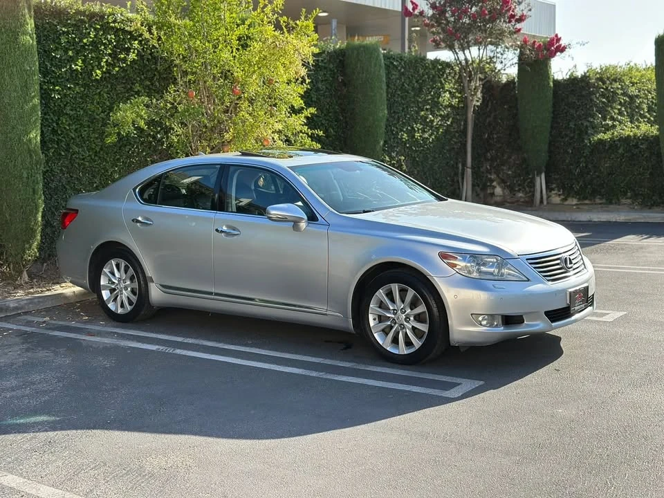 2011 Lexus LS 4th Gen - Image 2 of 20