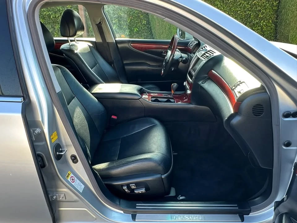 2011 Lexus LS 4th Gen - Image 14 of 20