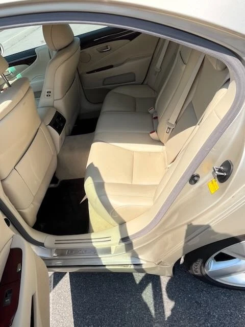 2011 Lexus LS 4th Gen - Image 13 of 15