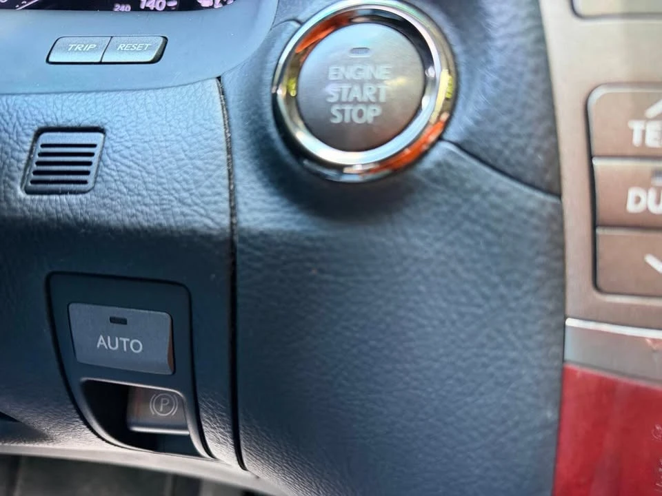 2011 Lexus LS 4th Gen - Image 7 of 19
