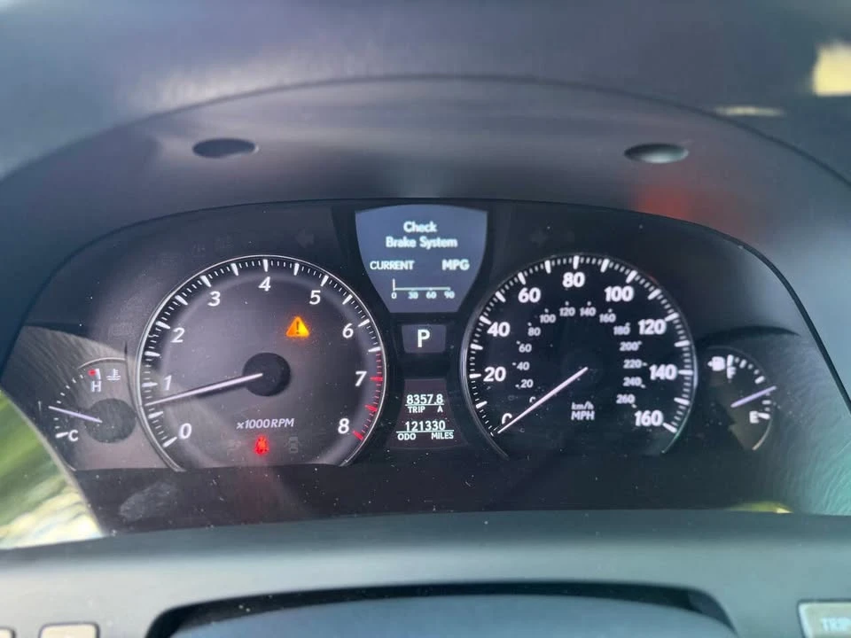 2011 Lexus LS 4th Gen - Image 5 of 19
