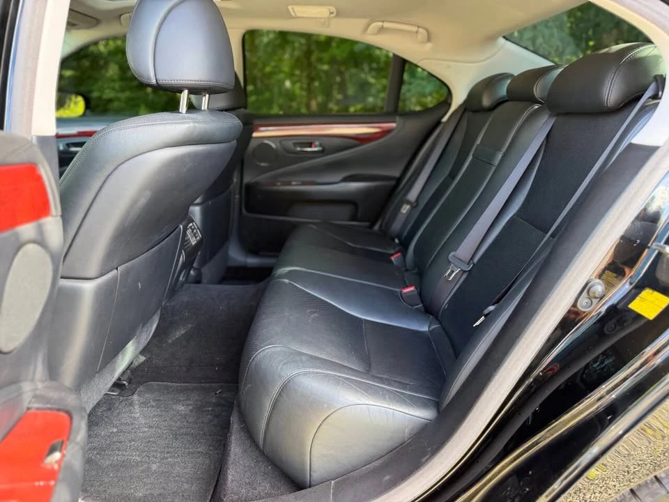 2011 Lexus LS 4th Gen - Image 15 of 19