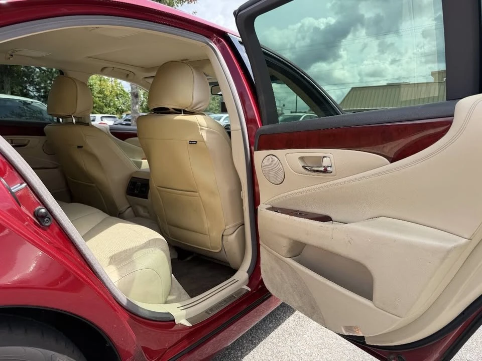 2011 Lexus LS 4th Gen - Image 15 of 20