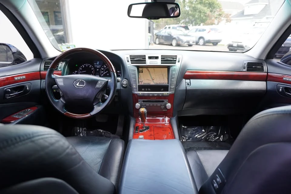 2011 Lexus LS 4th Gen - Image 10 of 20
