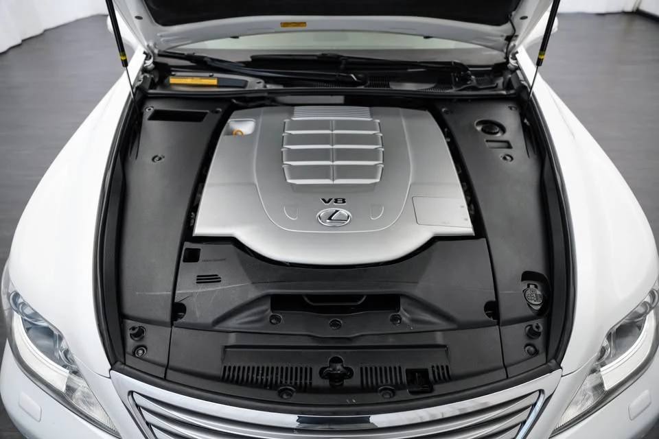 2011 Lexus LS 4th Gen - Image 16 of 17