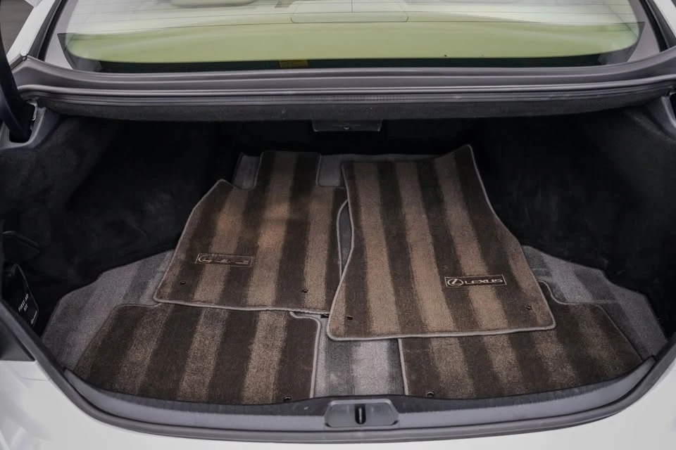 2011 Lexus LS 4th Gen - Image 12 of 17
