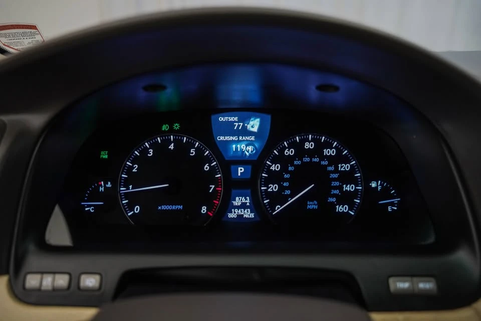 2011 Lexus LS 4th Gen - Image 15 of 17