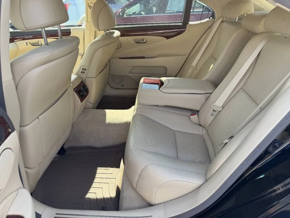 2011 Lexus LS 4th Gen - Image 19 of 20