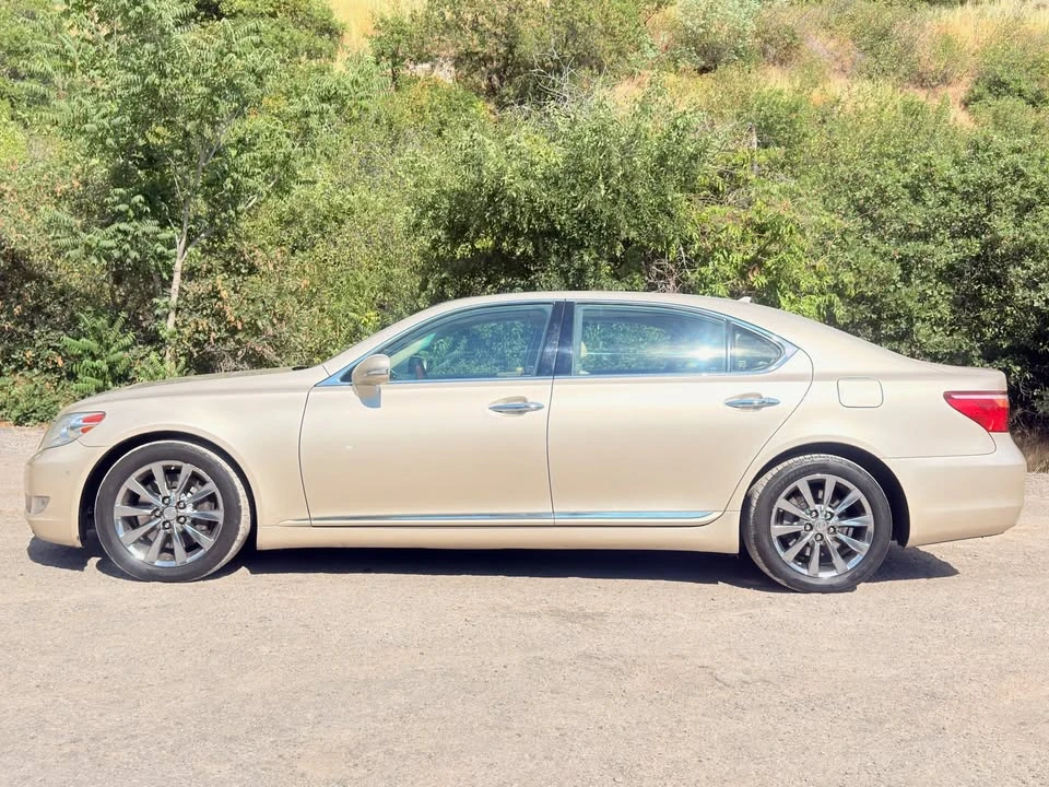 2011 Lexus LS 4th Gen - Image 4 of 20