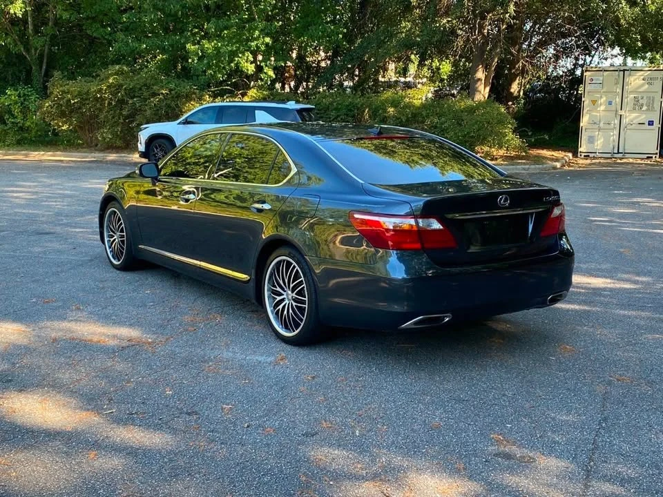 2011 Lexus LS 4th Gen - Image 8 of 20