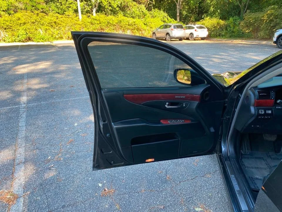 2011 Lexus LS 4th Gen - Image 14 of 20