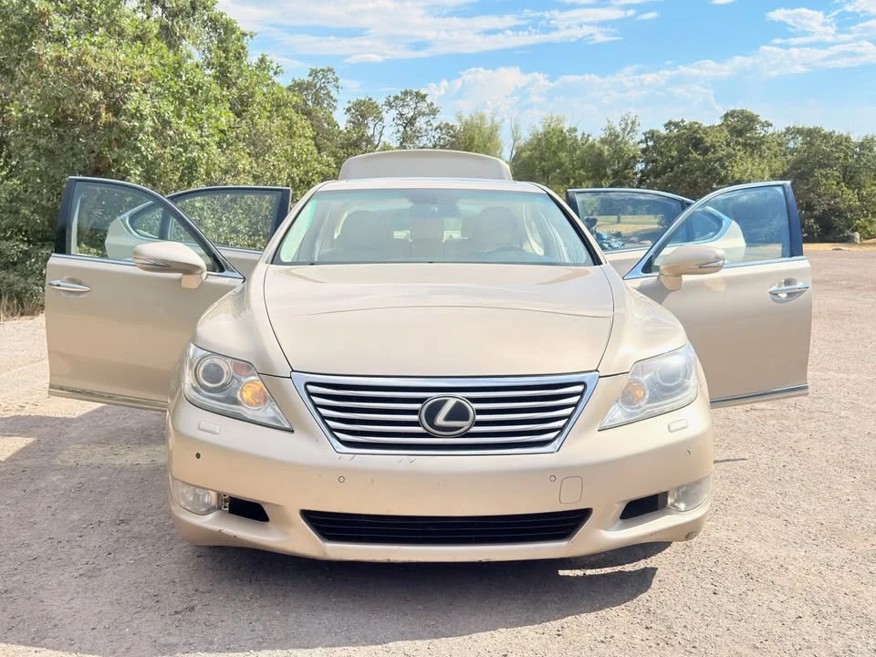 2011 Lexus LS 4th Gen - Image 8 of 20