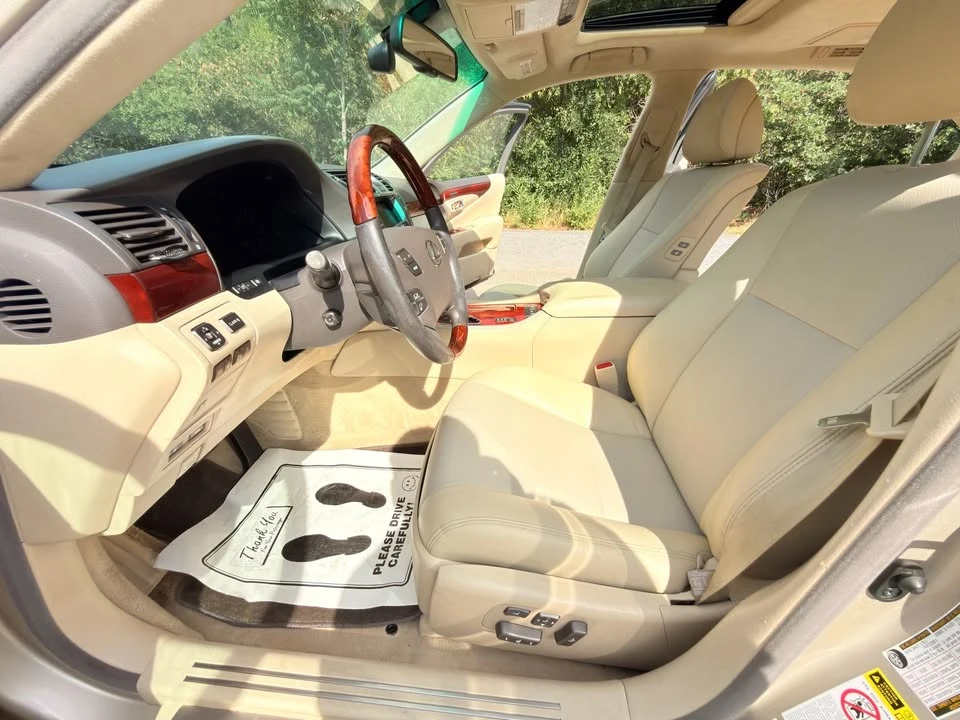 2011 Lexus LS 4th Gen - Image 14 of 20