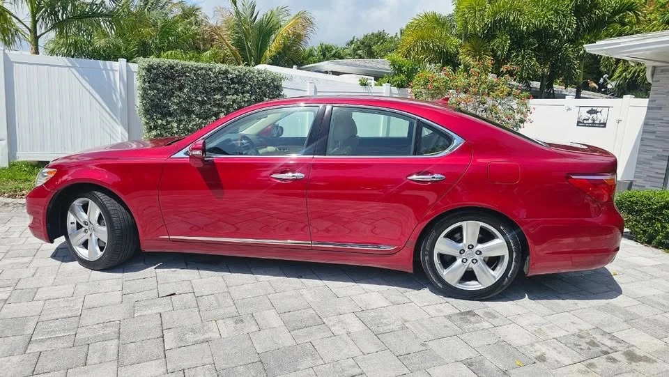 2011 Lexus LS 4th Gen - Image 10 of 20