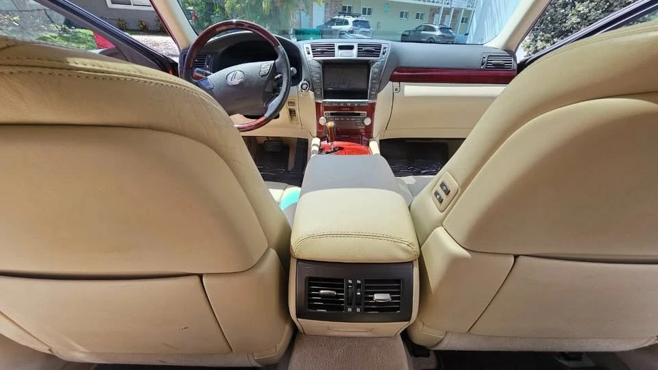2011 Lexus LS 4th Gen - Image 19 of 20