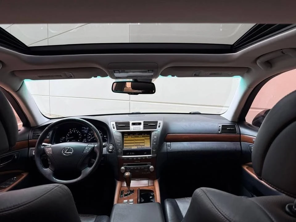 2011 Lexus LS 4th Gen - Image 18 of 20